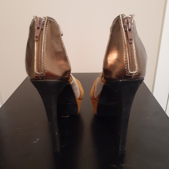 Brown & Tan heels - Picture 2 of 5